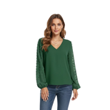 Blouse femme col en V manches bouffantes texturées plumetis fluide