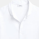 Chemise classique à col montant en blanc