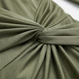 Robe Longue Satinée à Épaule Dénudée avec Nœud Drapé et Fente Latérale
