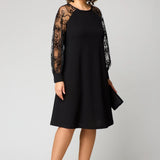 Eva | Robe en Dentelle Élégante