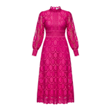 Robe Longue en Dentelle Ajourée avec Manches Bouffantes et Col Montant