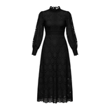 Robe Longue en Dentelle Ajourée avec Manches Bouffantes et Col Montant