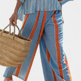 Valeria – haut strié terracotta sophistiqué et pantalons en lin
