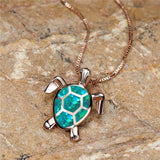 Collier Pendentif Tortue en Opale Feu Verte Vintage