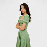 Helena - Robe d'Été avec Décolleté Carré