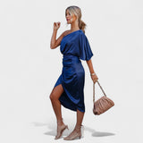 Cátia - Robe Brillante en Satin