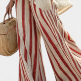 Mirella – haut structuré rouge à rayures et pantalon en lin