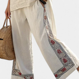 Tiziana – blouse brodée essentielle et pantalons larges